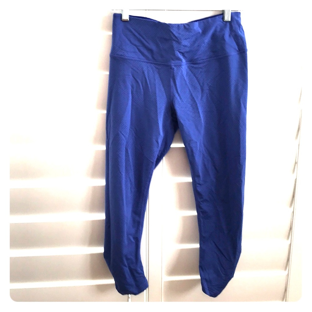 Textured crop fitness pant